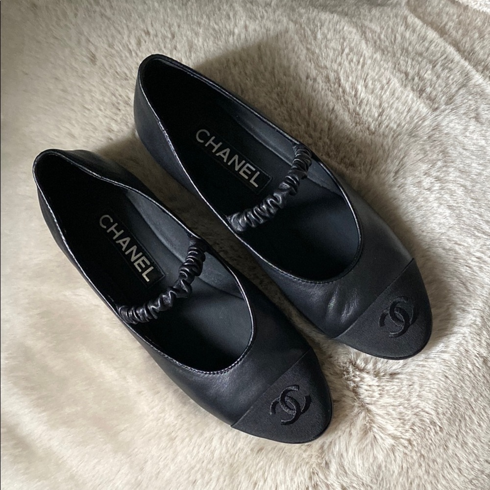 Chanel Black Lambskin Ballet flats size 39c
